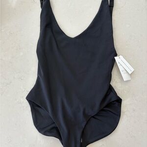 Londre Minimalist Suit